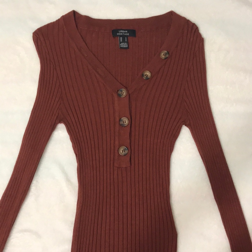 Urban Heritage Long Sleeve Top